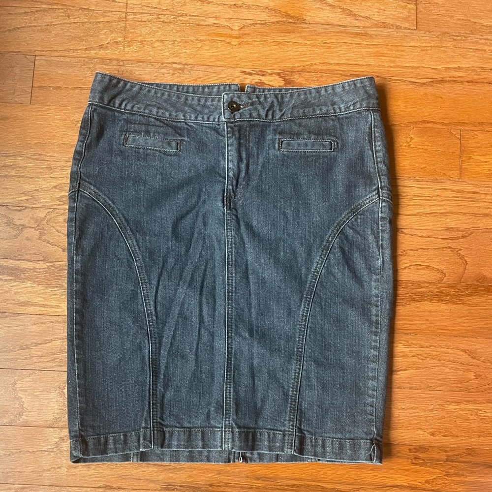 Lucky Brand dark denim pencil skirt size 8 knee length